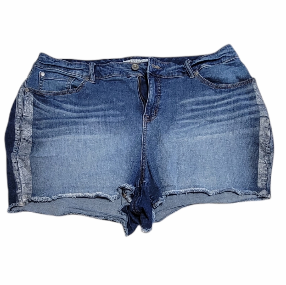 Torrid Denim Silver Stripe Raw Hem Jean Shorts‎ 20